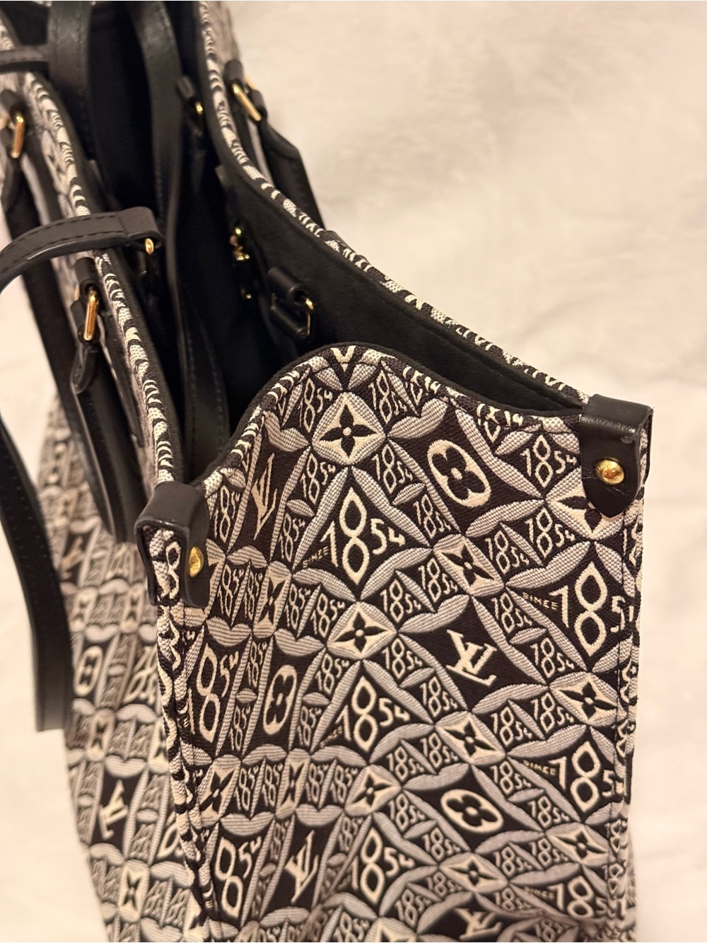 Limited Edition Louis Vuitton OTG GM Tote “Since 1854” Collection With Microchip - Picture 12 of 16
